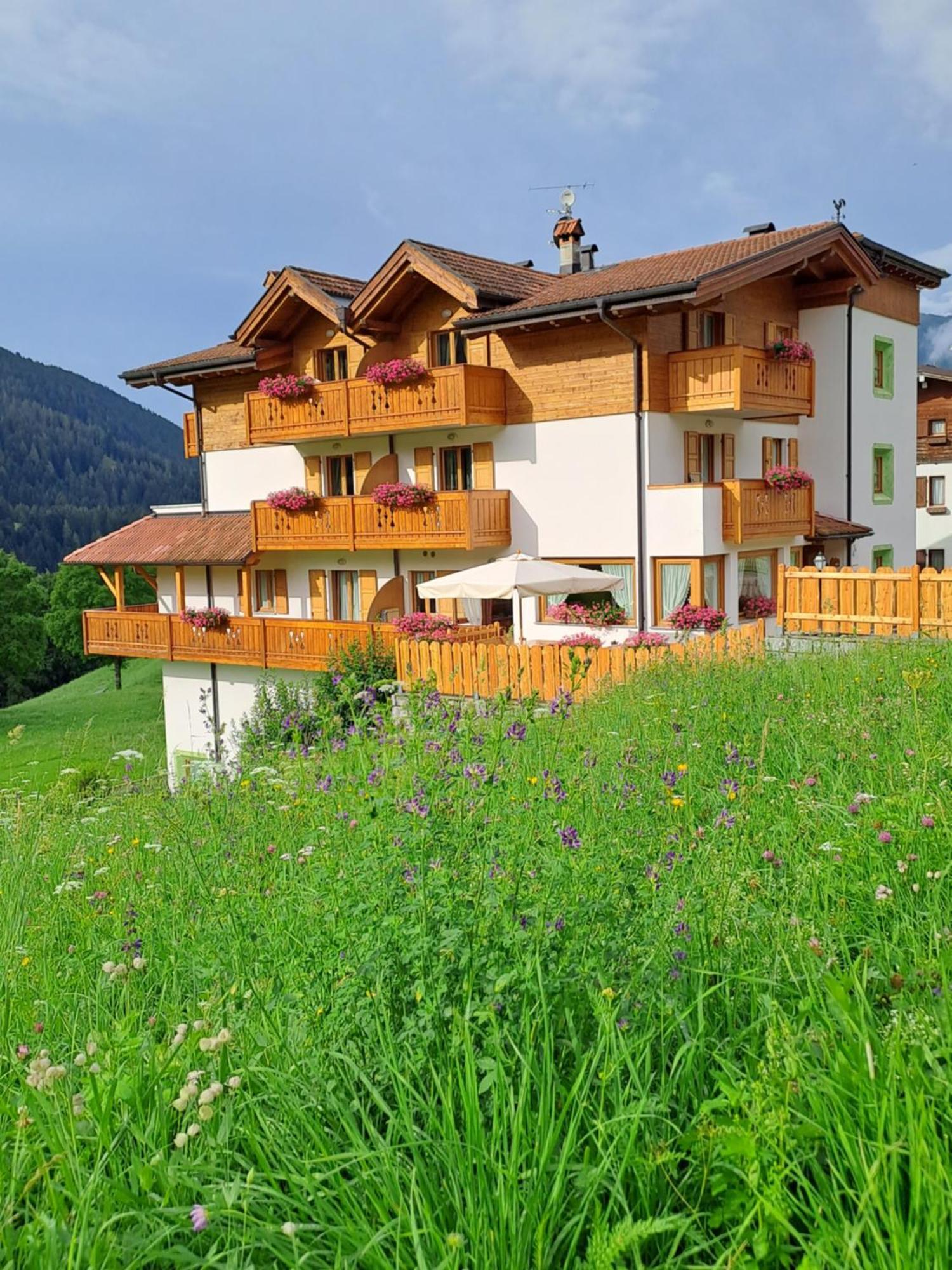 Hotel Garni La Soldanella Madonna di Campiglio Exterior photo